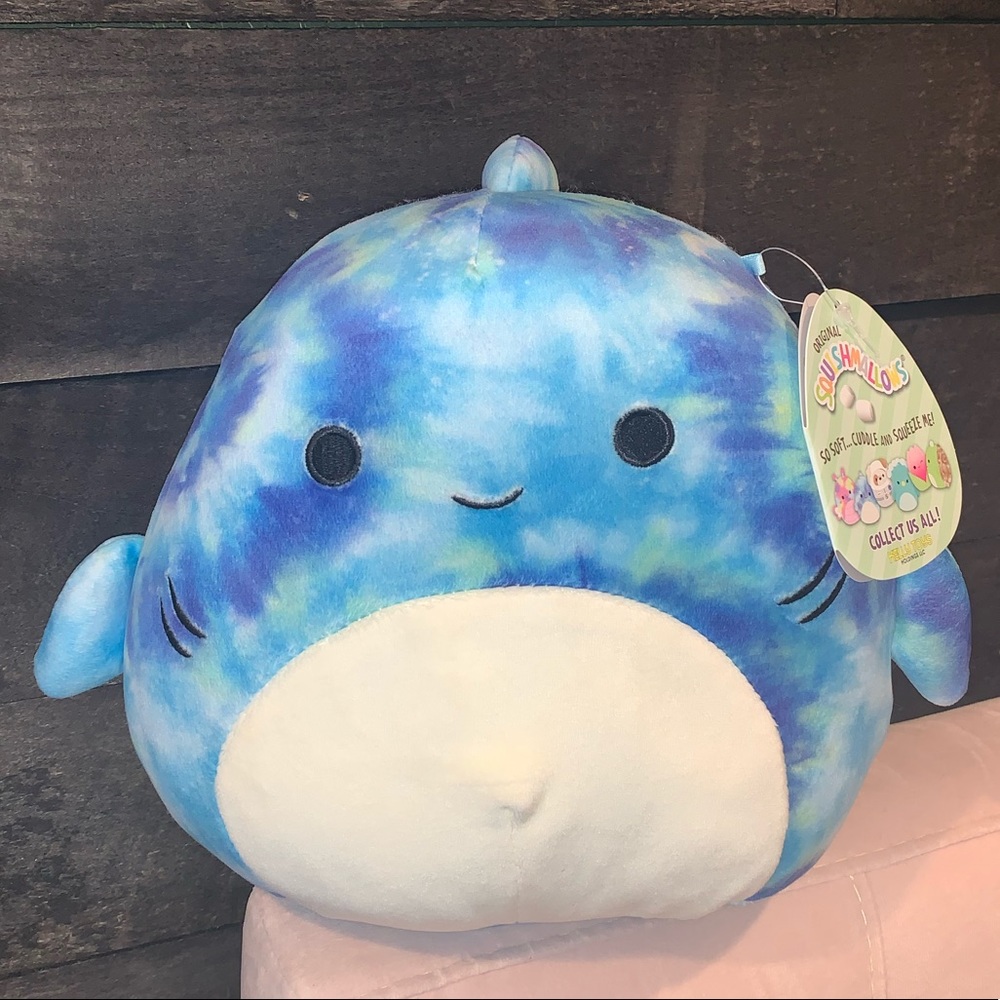 Luther 8” Shark Squishmallow